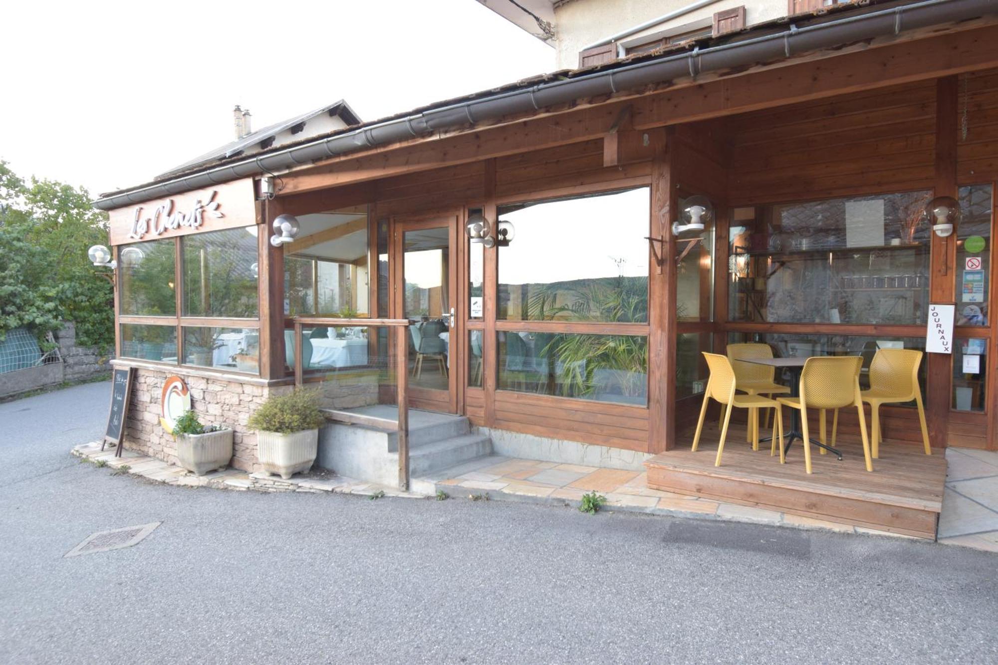 호텔 레 셰네 Saint-Julien-en-Champsaur 외부 사진