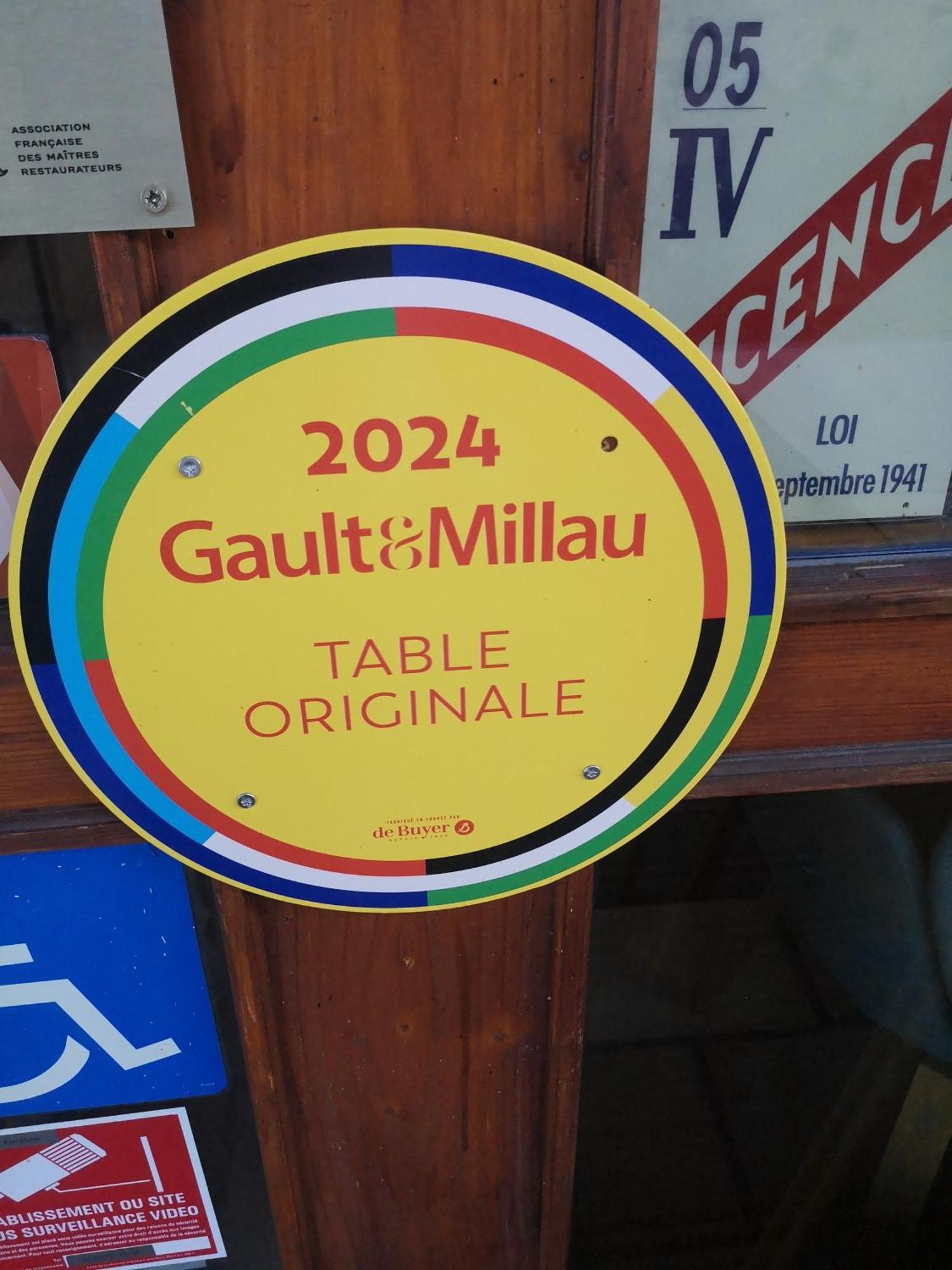 호텔 레 셰네 Saint-Julien-en-Champsaur 외부 사진