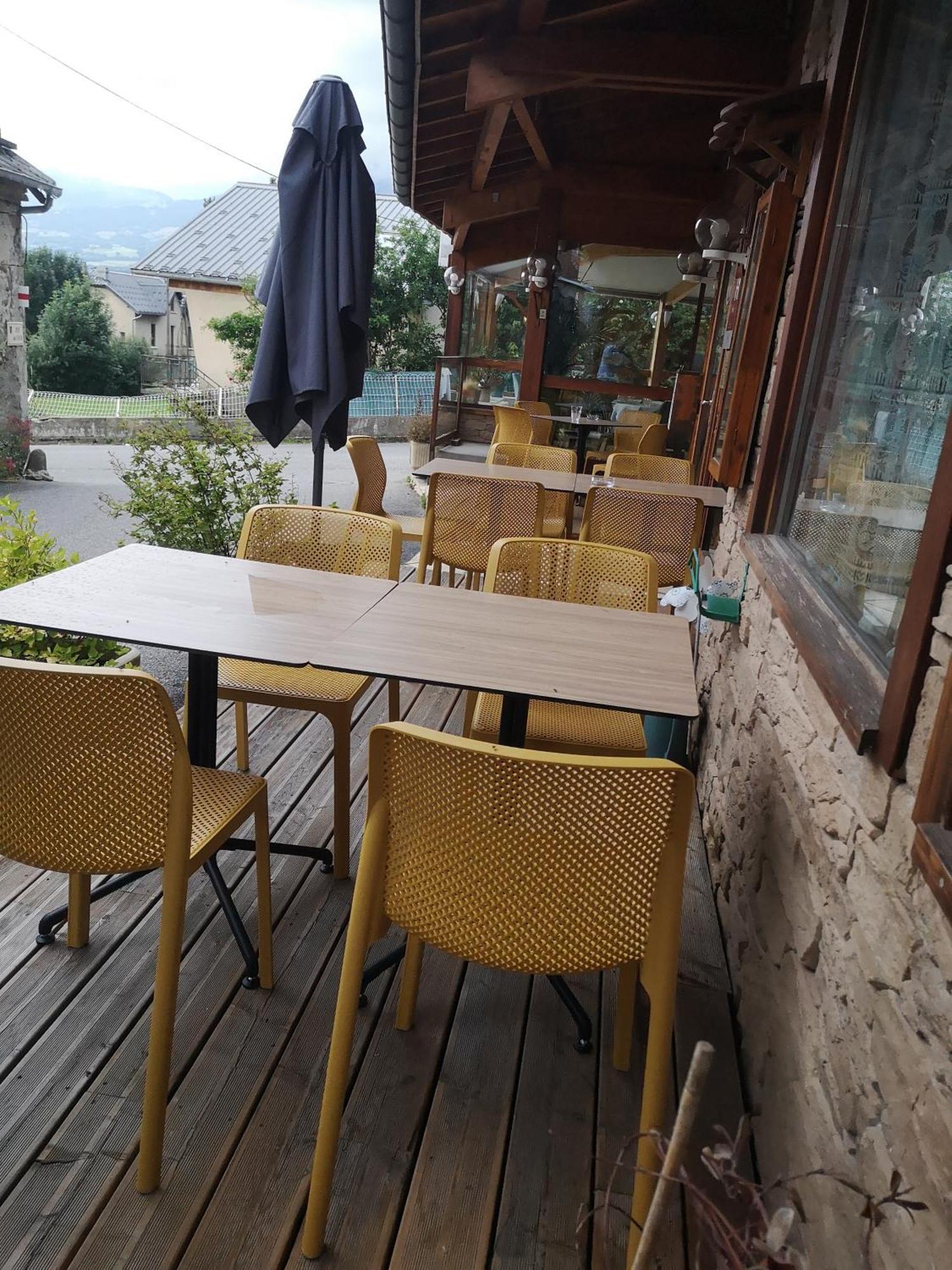 호텔 레 셰네 Saint-Julien-en-Champsaur 외부 사진