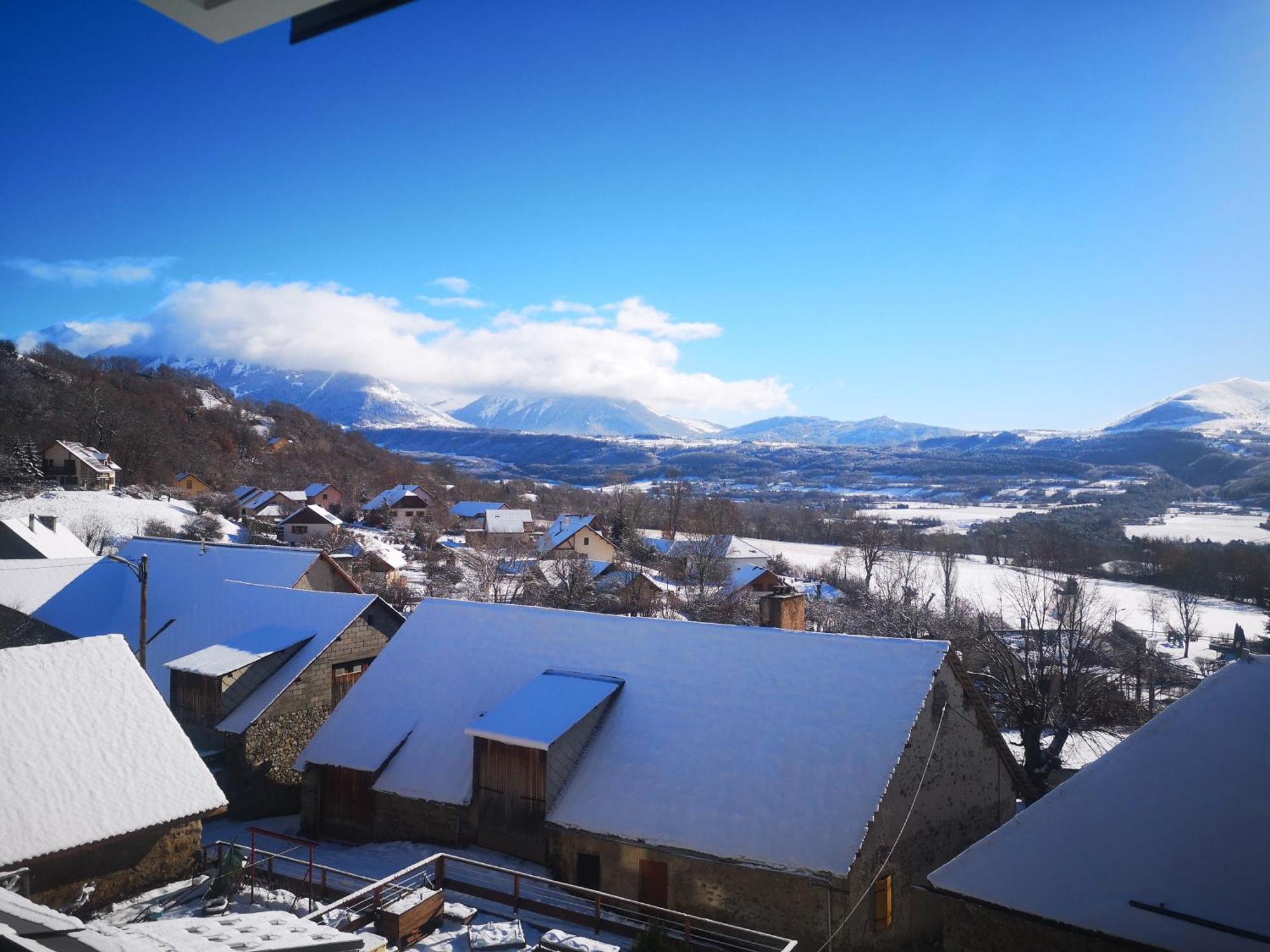 호텔 레 셰네 Saint-Julien-en-Champsaur 외부 사진