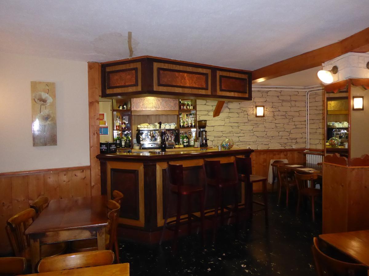 호텔 레 셰네 Saint-Julien-en-Champsaur 외부 사진