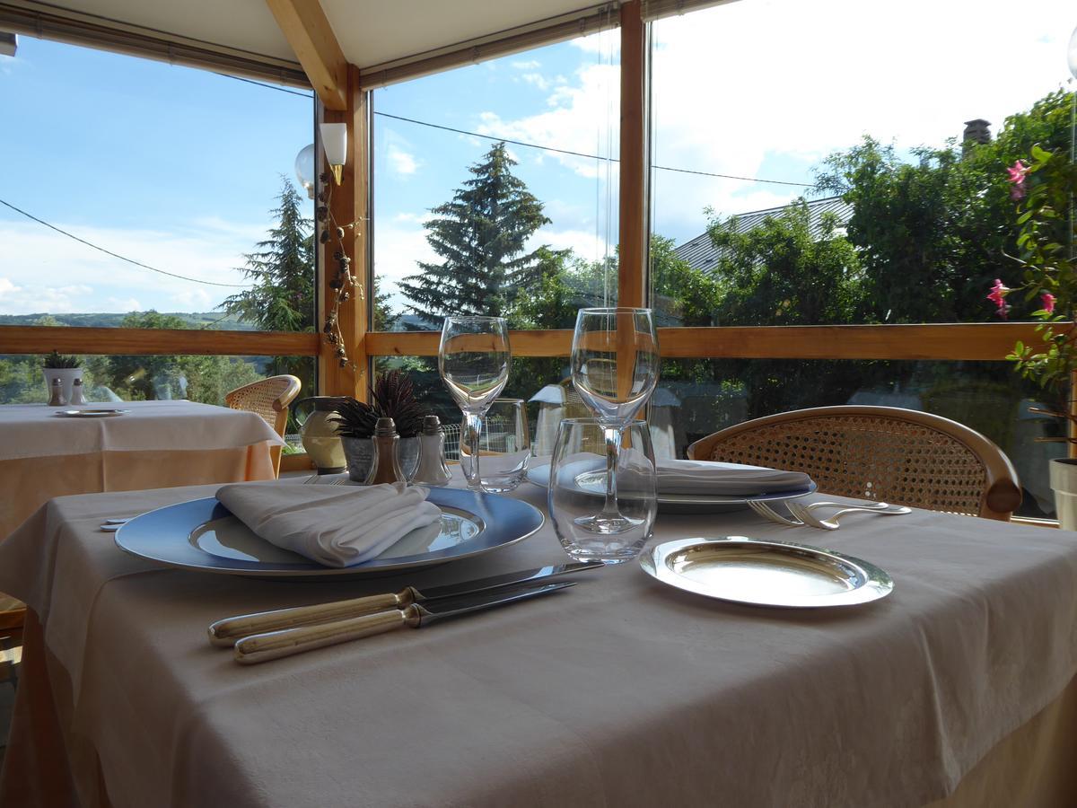호텔 레 셰네 Saint-Julien-en-Champsaur 외부 사진